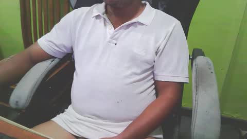 Snapshot of bigdickguyaux chatting on March 22, 7:39 pm bigdickguyaux online show from March 22, 7:39 pm