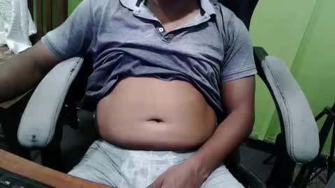 Snapshot of bigdickguyaux chatting on April 5, 8:17 pm bigdickguyaux online show from April 5, 8:17 pm