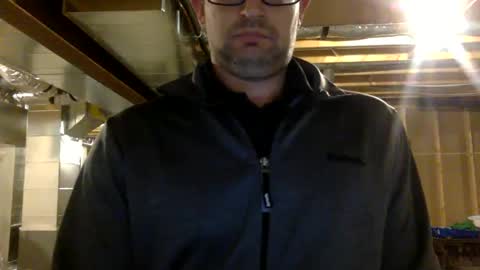 Snapshot of bigdickshowoff9877 chatting on December 19, 8:34 am Bigdickshowoff9877 online show from December 19, 8:34 am