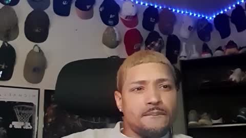 Snapshot of bigdickwj chatting on September 20, 7:53 am QuietboyWill online show from September 20, 7:53 am