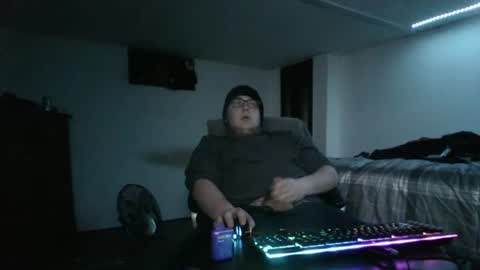 Snapshot of bigdog_187 chatting on December 27, 8:24 am bigdog_187 online show from December 27, 8:24 am