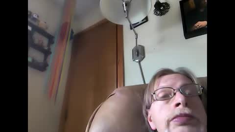 Snapshot of bigelectricrod chatting on March 6, 7:21 pm bigelectricrod online show from March 6, 7:21 pm