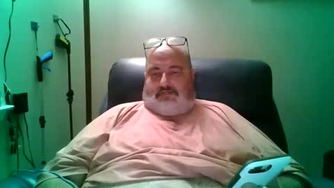 bigfuzzyteddybear online show from September 28, 12:27 am