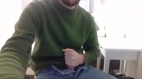 Snapshot of biggbaguette1 chatting on November 25, 1:33 pm biggbaguette1 online show from November 25, 1:33 pm