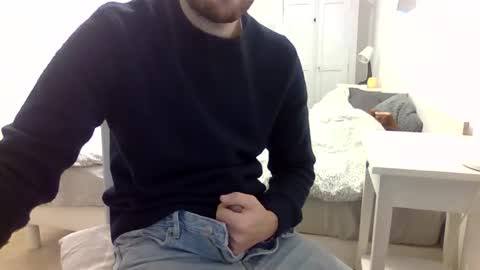 Snapshot of biggbaguette1 chatting on January 6, 12:31 pm biggbaguette1 online show from January 6, 12:31 pm
