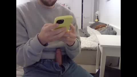 Snapshot of biggbaguette1 chatting on February 13, 2:24 pm biggbaguette1 online show from February 13, 2:24 pm
