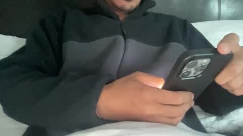 Snapshot of biggbrown12 chatting on May 8, 8:19 am bigbrown online show from May 8, 8:19 am