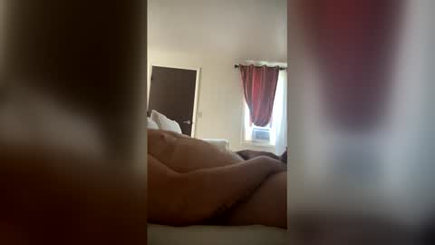 Snapshot of biggdickredd32 chatting on April 13, 3:28 pm biggdickredd32 online show from April 13, 3:28 pm