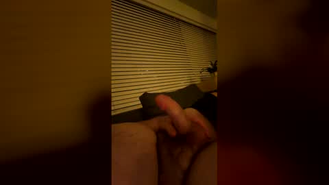 Snapshot of biggiesmallzzs chatting on February 18, 8:43 am biggiesmallzzs online show from February 18, 8:43 am