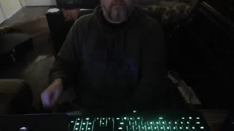 bighugmugg online show from March 11, 11:05 am