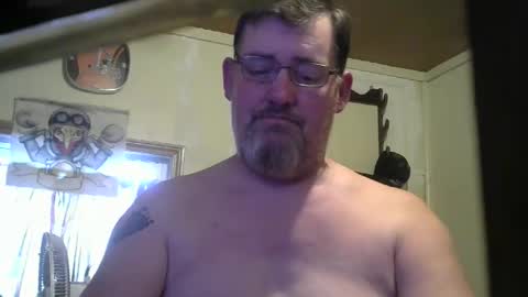 Snapshot of bigjohn41000 chatting on May 4, 10:50 pm bigjohn41000 online show from May 4, 10:50 pm