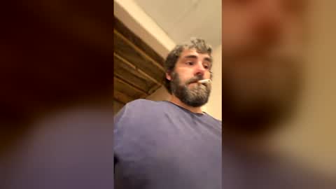 Snapshot of bigjohnson6923 chatting on May 18, 8:47 pm bigjohnson6923 online show from May 18, 8:47 pm