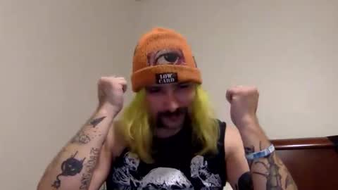 Bigkhaos online show from November 15, 11:40 am