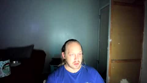 Snapshot of bigmike20129020 chatting on May 5, 9:39 am bigmike20129020 online show from May 5, 9:39 am