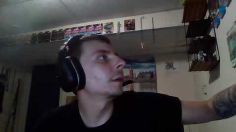 Snapshot of bigmike5702 chatting on July 14, 9:42 pm casper617 online show from July 14, 9:42 pm
