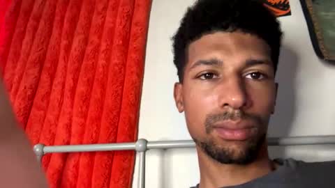Snapshot of bigprettydick777 chatting on May 17, 5:31 pm bigprettydick777 online show from May 17, 5:31 pm