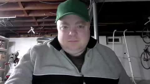 Snapshot of bigred_nyc chatting on February 19, 4:30 am Big Red online show from February 19, 4:30 am