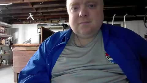 Snapshot of bigred_nyc chatting on March 9, 12:58 am Big Red online show from March 9, 12:58 am