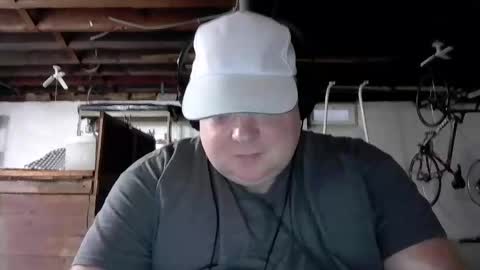 Snapshot of bigred_nyc chatting on April 15, 11:16 pm Big Red online show from April 15, 11:16 pm
