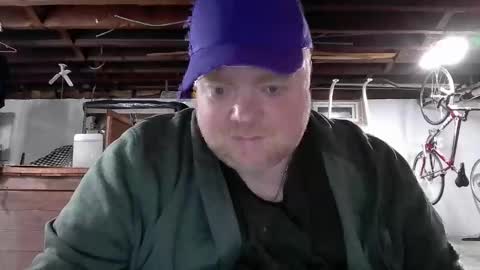 Snapshot of bigred_nyc chatting on April 29, 1:32 am Big Red online show from April 29, 1:32 am