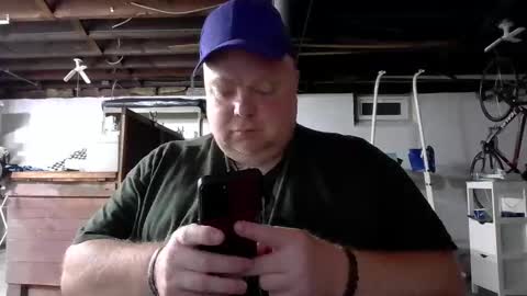 Snapshot of bigred_nyc chatting on May 27, 4:20 am Big Red online show from May 27, 4:20 am