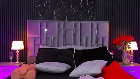 Snapshot of bigsexxyass chatting on June 20, 8:50 am Zayra online show from June 20, 8:50 am
