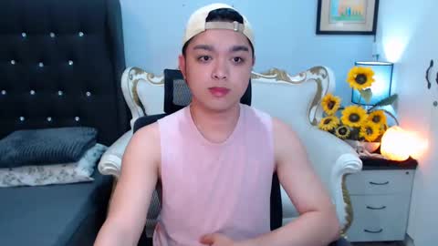 Snapshot of bigshowforyouxx chatting on February 22, 10:29 am Jay online show from February 22, 10:29 am