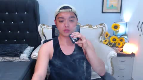 Snapshot of bigshowforyouxx chatting on February 24, 1:42 pm Jay online show from February 24, 1:42 pm