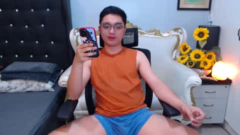 Snapshot of bigshowforyouxx chatting on February 25, 2:22 pm Jay online show from February 25, 2:22 pm