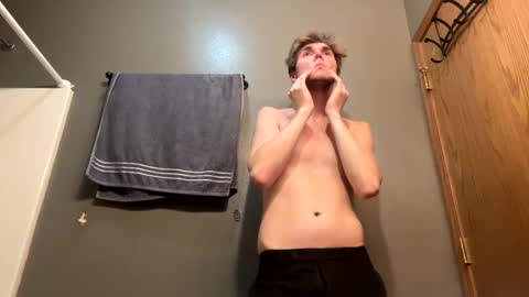 Snapshot of bigskinnyboyshh chatting on January 10, 6:09 am bigskinnyboyshh online show from January 10, 6:09 am