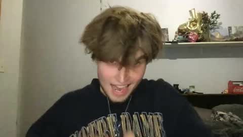 Snapshot of bigskinnyboyshh chatting on October 24, 12:08 am bigskinnyboyshh online show from October 24, 12:08 am