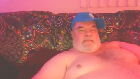 bigstuffbear online show from October 21, 3:57 pm