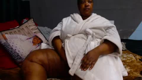 bigsuperbutt online show from June 18, 8:24 pm