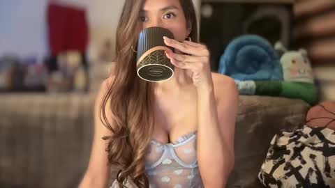 Yna     online show from January 16, 4:50 pm