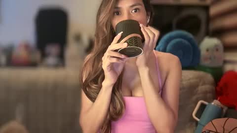 Yna     online show from February 6, 7:45 am