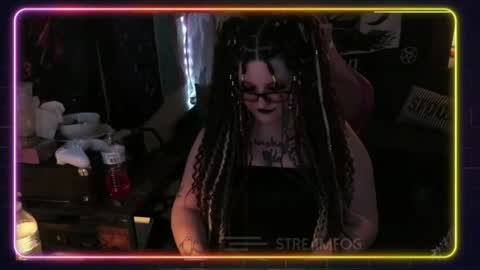 Snapshot of bigtiddygothxx chatting on June 4, 6:08 am Lealithhh online show from June 4, 6:08 am
