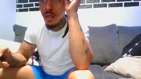 Snapshot of bigwaynebabyxxx chatting on March 9, 8:40 am bigwaynebabyxxx online show from March 9, 8:40 am
