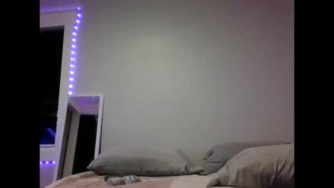 Snapshot of bigwaynebabyxxx chatting on April 8, 5:18 am bigwaynebabyxxx online show from April 8, 5:18 am