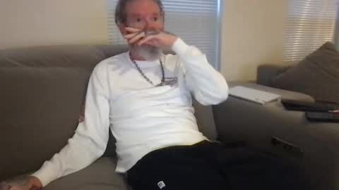 Snapshot of bigwhitedickdaddy69 chatting on November 9, 12:03 pm Bigwhitedickdaddy and BabyCakes online show from November 9, 12:03 pm