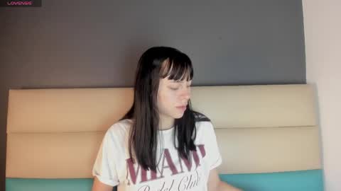 bilie__eilish online show from April 16, 12:17 pm