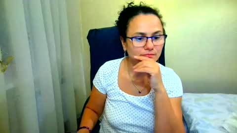 Snapshot of bililay chatting on July 27, 9:55 pm DOM NIKA online show from July 27, 9:55 pm