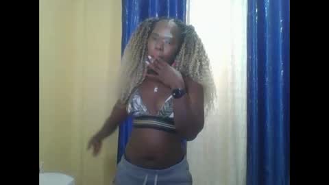 Snapshot of bilion_ass chatting on December 22, 9:22 am TREZAH online show from December 22, 9:22 am