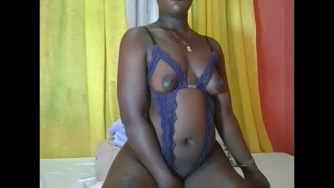 Snapshot of bilion_ass chatting on February 13, 4:32 am TREZAH online show from February 13, 4:32 am