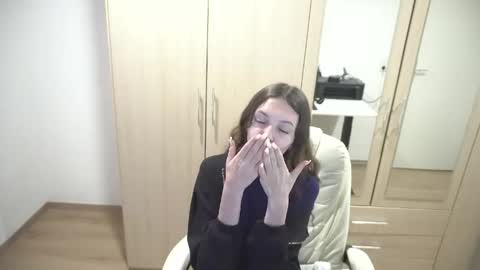 Snapshot of billly1love chatting on April 23, 1:07 am billy1love online show from April 23, 1:07 am