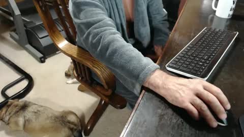 Snapshot of billy471 chatting on December 7, 9:17 am billy471 online show from December 7, 9:17 am