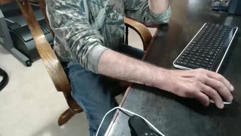 Snapshot of billy471 chatting on April 19, 11:07 pm billy471 online show from April 19, 11:07 pm