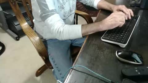 Snapshot of billy471 chatting on April 20, 9:05 pm billy471 online show from April 20, 9:05 pm