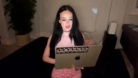 Snapshot of bimbodoll18 chatting on October 4, 6:06 pm bimbodoll18 online show from October 4, 6:06 pm