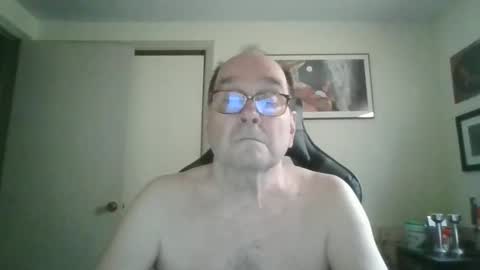 Snapshot of bink195234 chatting on March 31, 2:39 pm Bink195234 online show from March 31, 2:39 pm