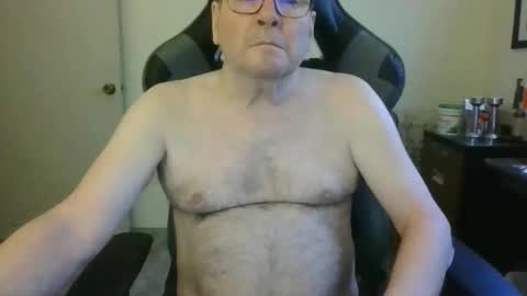 Snapshot of bink195234 chatting on April 10, 2:11 pm Bink195234 online show from April 10, 2:11 pm